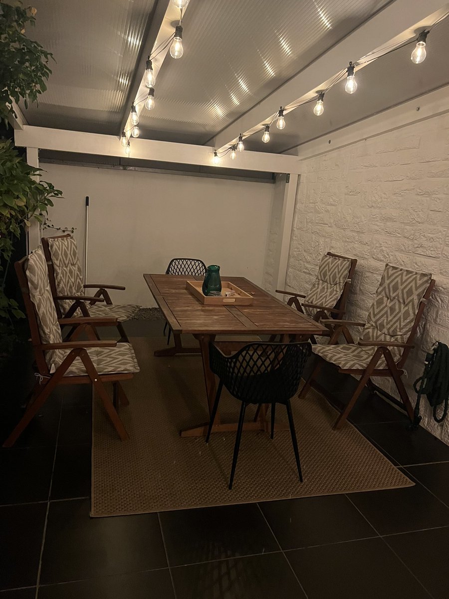 eefinityy's tweet photo. If you’ve ever had discord beef it was discussed at this table https://t.co/IsizBdxf7L