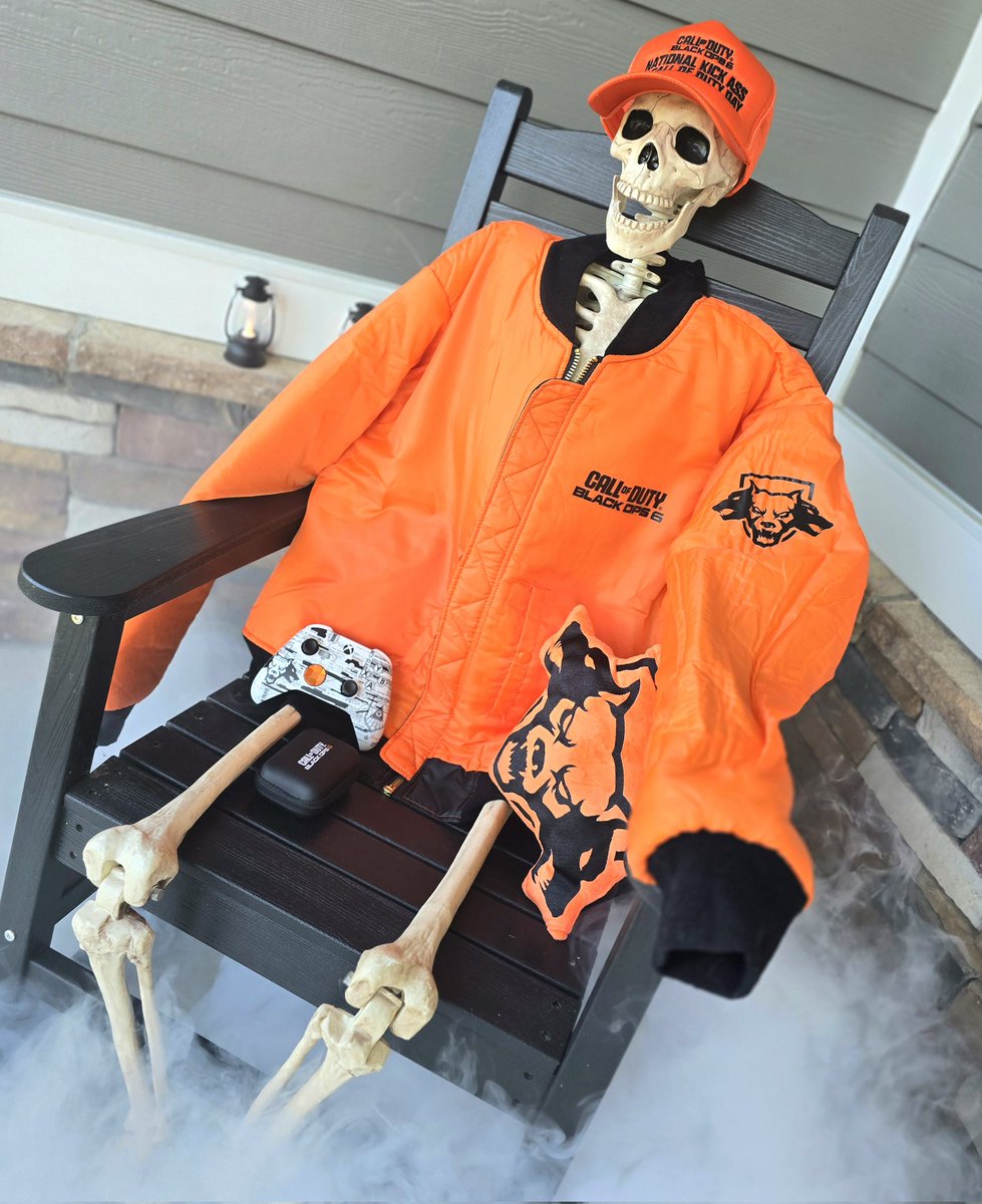 I'm dying to play #BlackOps6 right now! 

Huge thank you to <a href="/CallofDuty/">Call of Duty</a> for all the gifts! 🥺