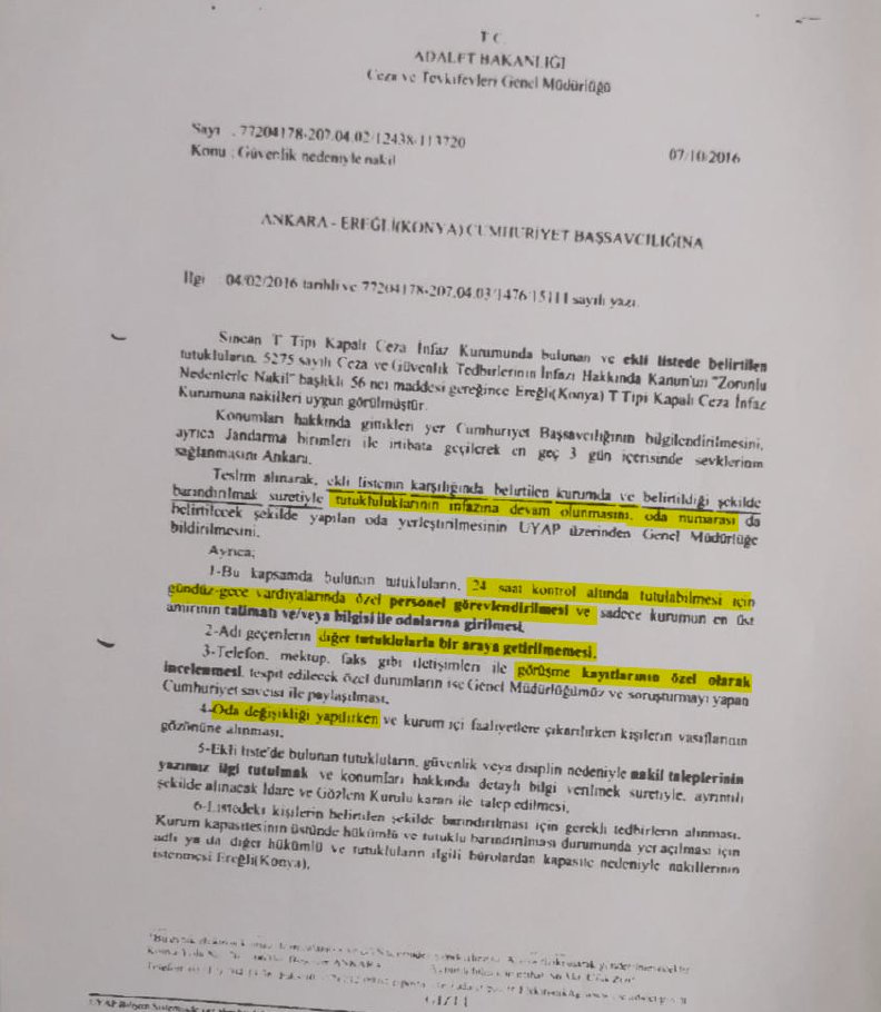 drgokhangunes's tweet photo. BUYURUN SİZE BELGESİ!

✅BM İnsan Hakları Komitesi üyelerine toz pembe bir tablo çizmek için hücreye alınan kişilerin hakim kararıyla ve doktor raporuyla hücreye alındığını söyleyen Hükümet yetkilisini, bizzat mensubu olduğu Adalet Bakanlığının yazısıyla yalanlıyoruz!

✅Görseldeki belgeler, 20 hakim ve savcının tutuklanmalarının üzerinden 3 ay geçmemesine rağmen başka bir yerdeki cezaevine gönderilmelerine ilişkin Bakanlık yazısıdır. Yazı ekindeki "tek kişilik odadan" kasıt; hücredir. Yazıdan da anlaşılacağı üzere, bu kişilerin hücrede kalması için verilmiş bir hakim kararı olmadığı gibi doktor raporu da alınması da istenmemiştir ve daha başka cezaevine gönderilmeden önce bile bu kişilerin hücrelerde kalacakları bellidir.

✅Yazı da; bu kişilerin sadece hücrede kalmaları da yeterli görülmeyip; 24 saat gözetim altında tutulabilmeleri için özel personel görevlendirilmesi, diğer tutuklularla bir araya getirilmemeleri ve telefon, faks ve mektup gibi iletişimlerinin özel olarak incelenmesi de istenmiştir. Bu uygulama sadece bir cezaevinde değil, ülkedeki tüm cezaevlerinde aynı şekilde tatbik edilmiştir.

✅Alıntılan twitte yer verildiği üzere, daha darbe gecesi yıllar içinde yaptıkları fişlemelerle 2.745 hakim-savcıyı açığa alan rejim yargısı, yine aynı fişleme listesiyle bu kişileri hiç bir gerekçe göstermeden hücrelere göndermiş ve bazı yargı mensupları bu hücrelerde vefat etmiştir. Meslektaşlarına bu muameleyi reva görenler, şimdi de Komite üyelerini kandırabilmek için olmadık yalanlar söylemektedirler!