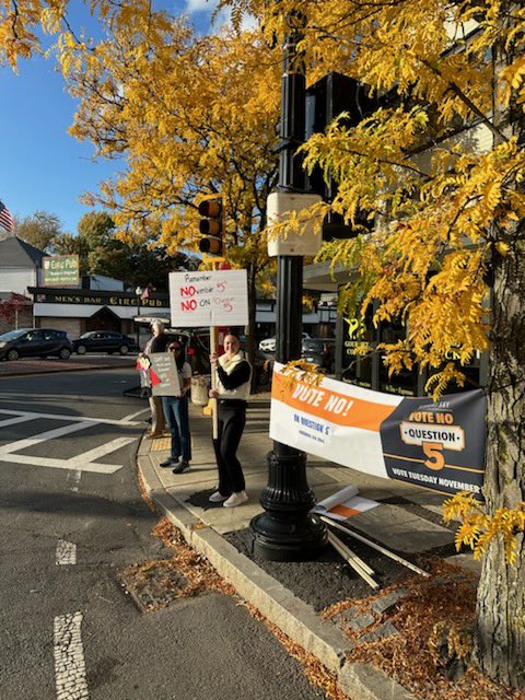 Committee to Protect Tips tweet media