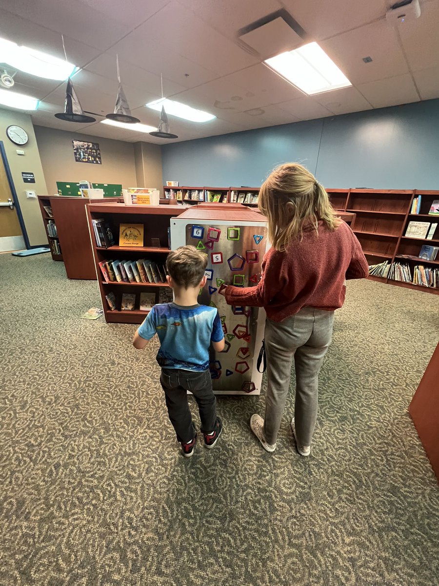 We had the greatest time visiting the library today with Ms. Smith’s room! We learned all about library expectations as we explored our newly designed space! Our friends LOVED it !!