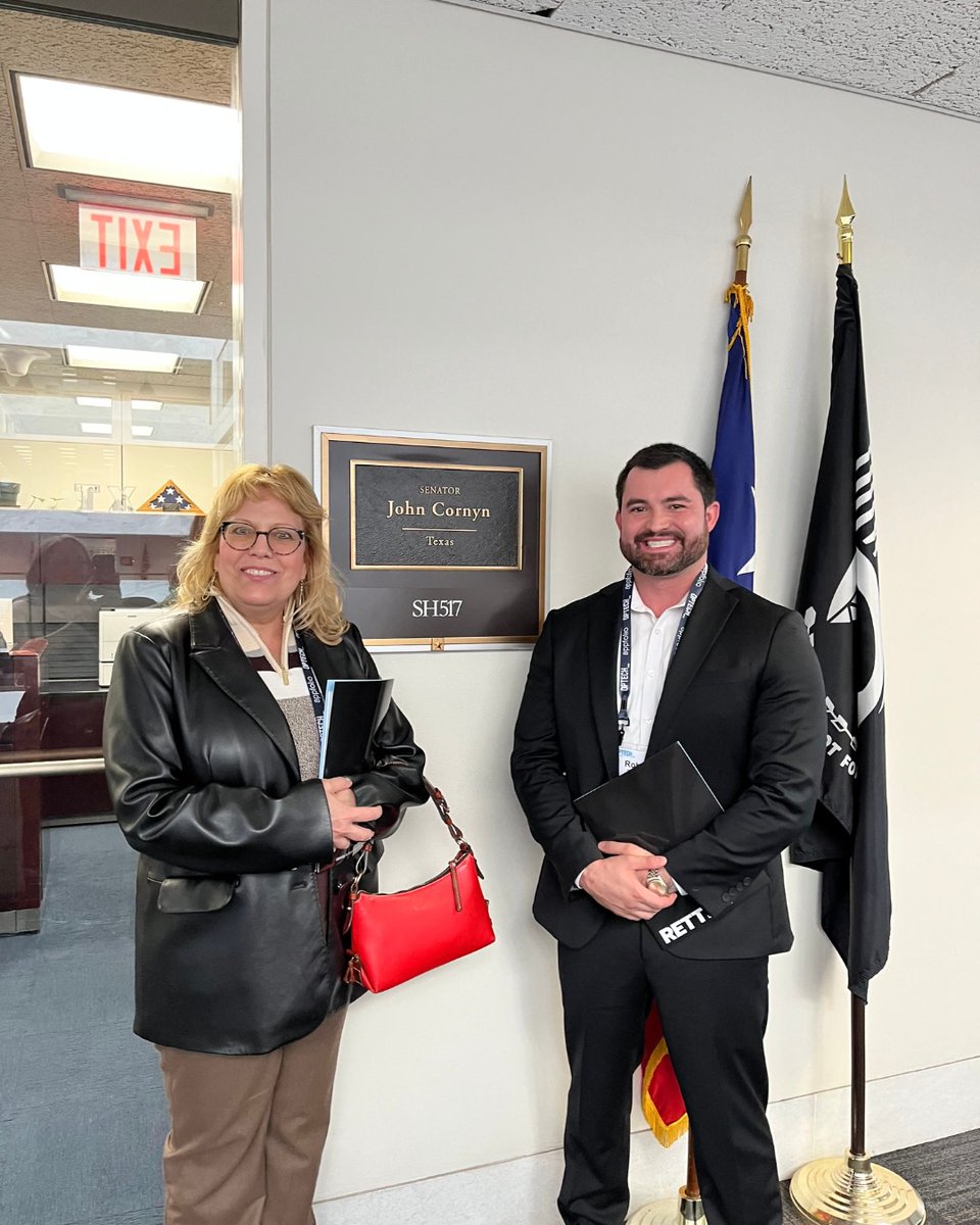 ALNAptData's tweet image. Fun times and future tech! #TeamALN is making the most of 2024 OPTECH—connecting with industry leaders and discovering cutting-edge solutions. 🚀 #OPTECH2024