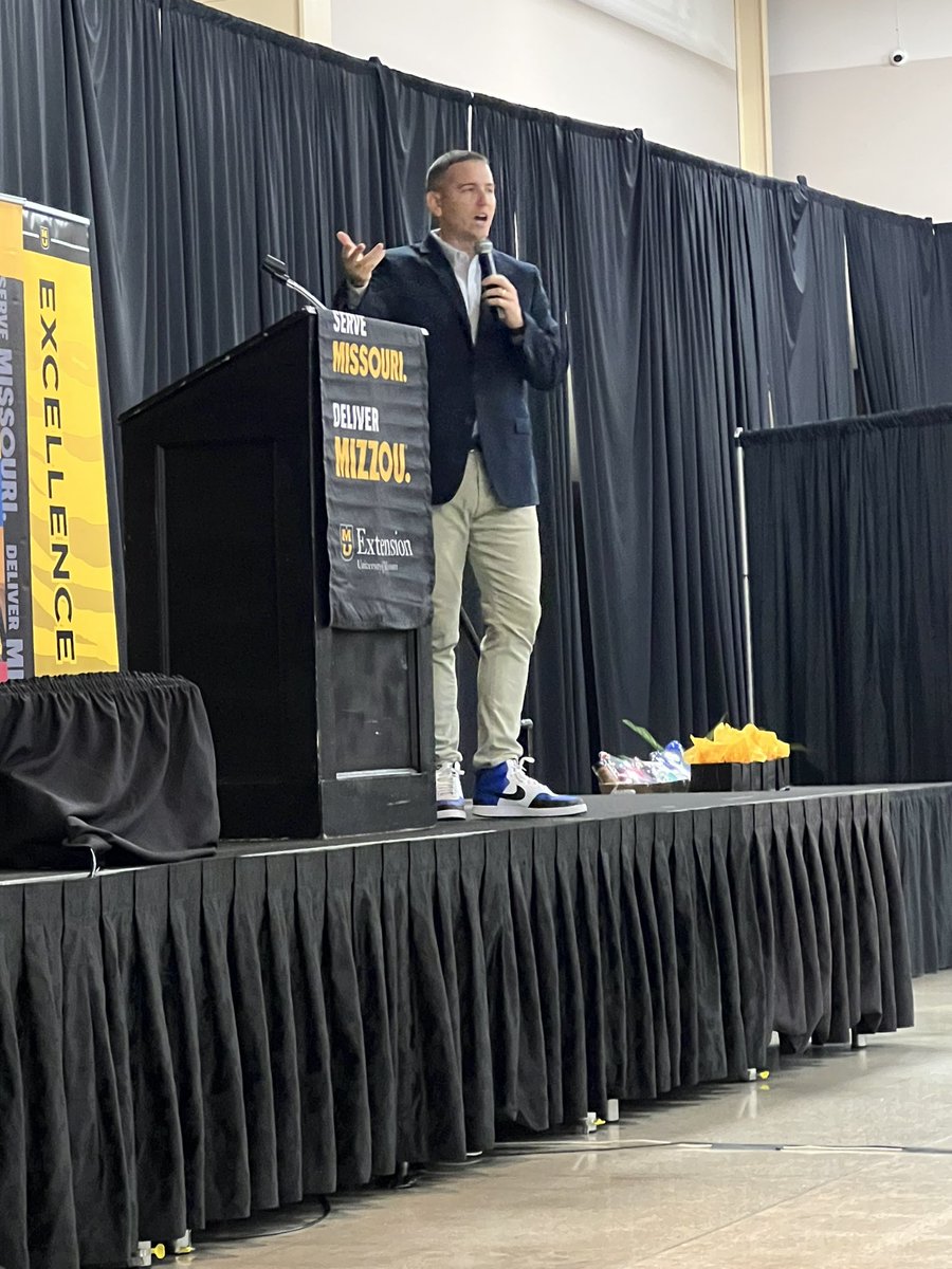 MUJimSpain's tweet photo. Had the pleasure of hearing @AlexDemczak speak at the MU annual extension conference. Powerful message delivered through a very thoughtful approach that connected with the audience! Grateful for the opportunity to hear his message! #GrowthMindset #MakeADiffernce https://t.co/4RUtujZIMl