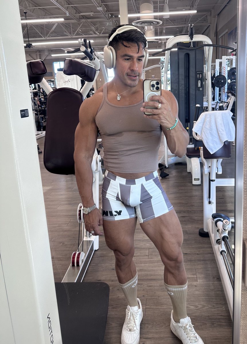 texpecs's tweet photo. Caged and proud of it 🔒 https://t.co/XIXCYUNHX7