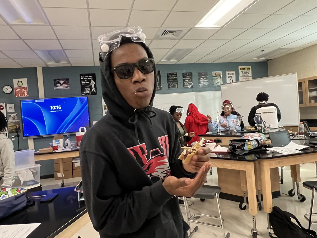 JeffOShields2's tweet photo. The #SmoresLab is a classic way to learn about #stoichiometry in #chemistry . . . And it doesn’t hurt that it’s 😋 as well! #Smores #smoreslab #Science #mroshieldschemistry #ScienceIsFun #WeAreWestwood #mroshieldsscience #MoleDay2024 #MoleDay https://t.co/6CfRkXToPF