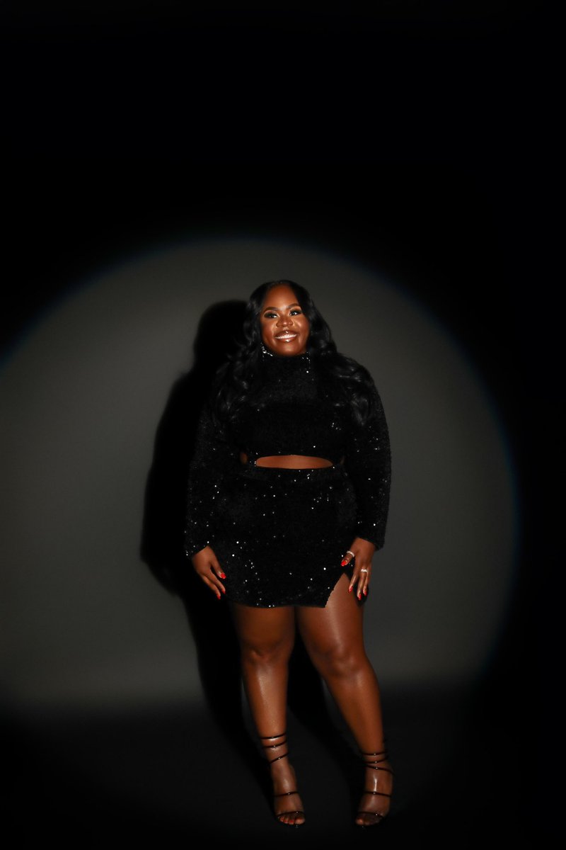 ArlesiaTenee's tweet photo. Stepping into Scorpio season like …..2 days until year 33 🖤
#Scorpios 
#scorpioszn 
#ScorpioSeason https://t.co/VxY5SzVATC