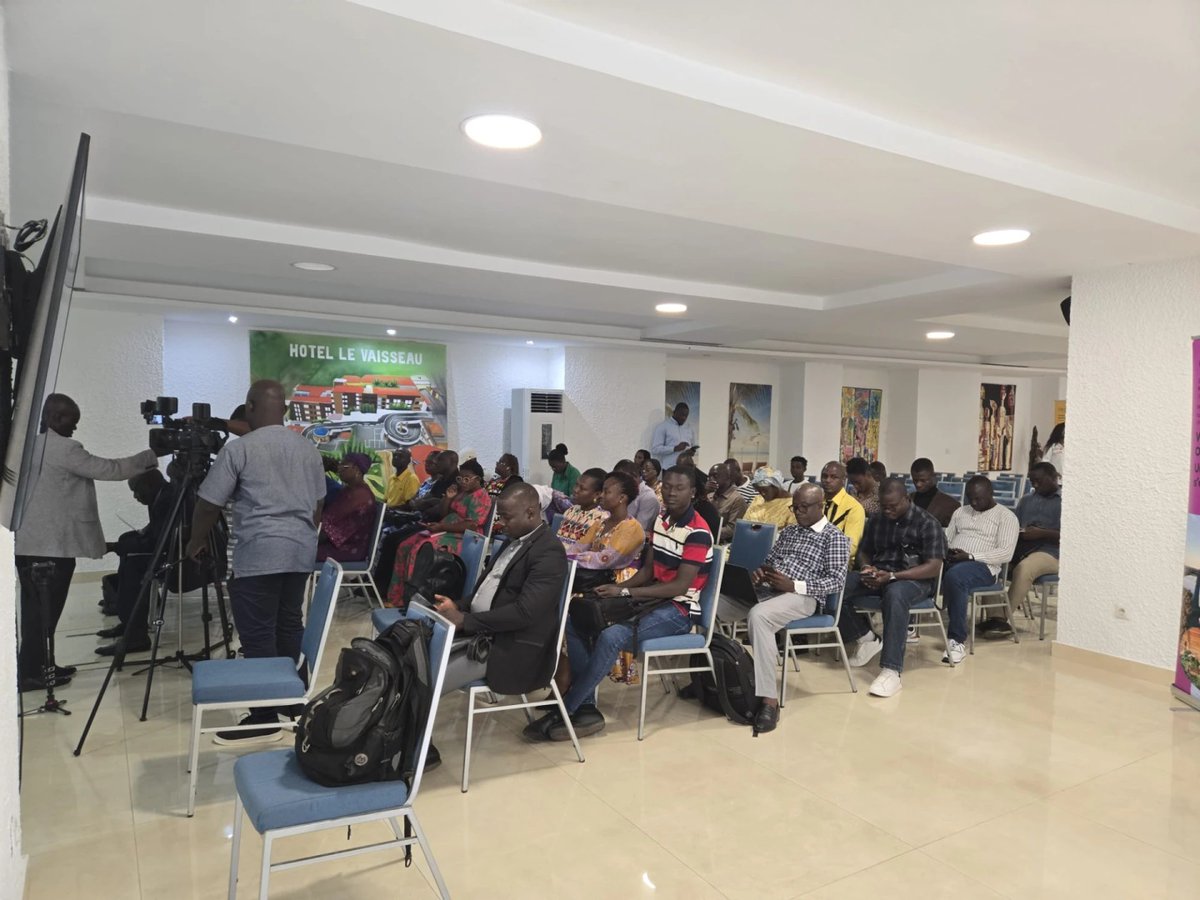 SACIICA's tweet photo. Nous saluons chaleureusement la participation du représentant de l'ambassadeur du Canada en Côte d'Ivoire à la première étape du #SACII2024 à Abidjan, qui témoigne de l'engagement fort du Canada à promouvoir les liens de coopération avec l'Afrique.
https://t.co/wsESPGuSeB https://t.co/pLh0ErGz5d