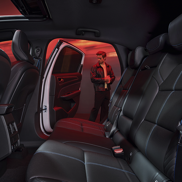 RenaultMX's tweet photo. #Renault #Arkana cuenta con gran tecnología y diseño que lo convierten en el SUV atractivo y deportivo que conquistará cualquier camino.
cotízalo ahora: https://t.co/QTuKDITTP6 https://t.co/qAKEiGkSPP