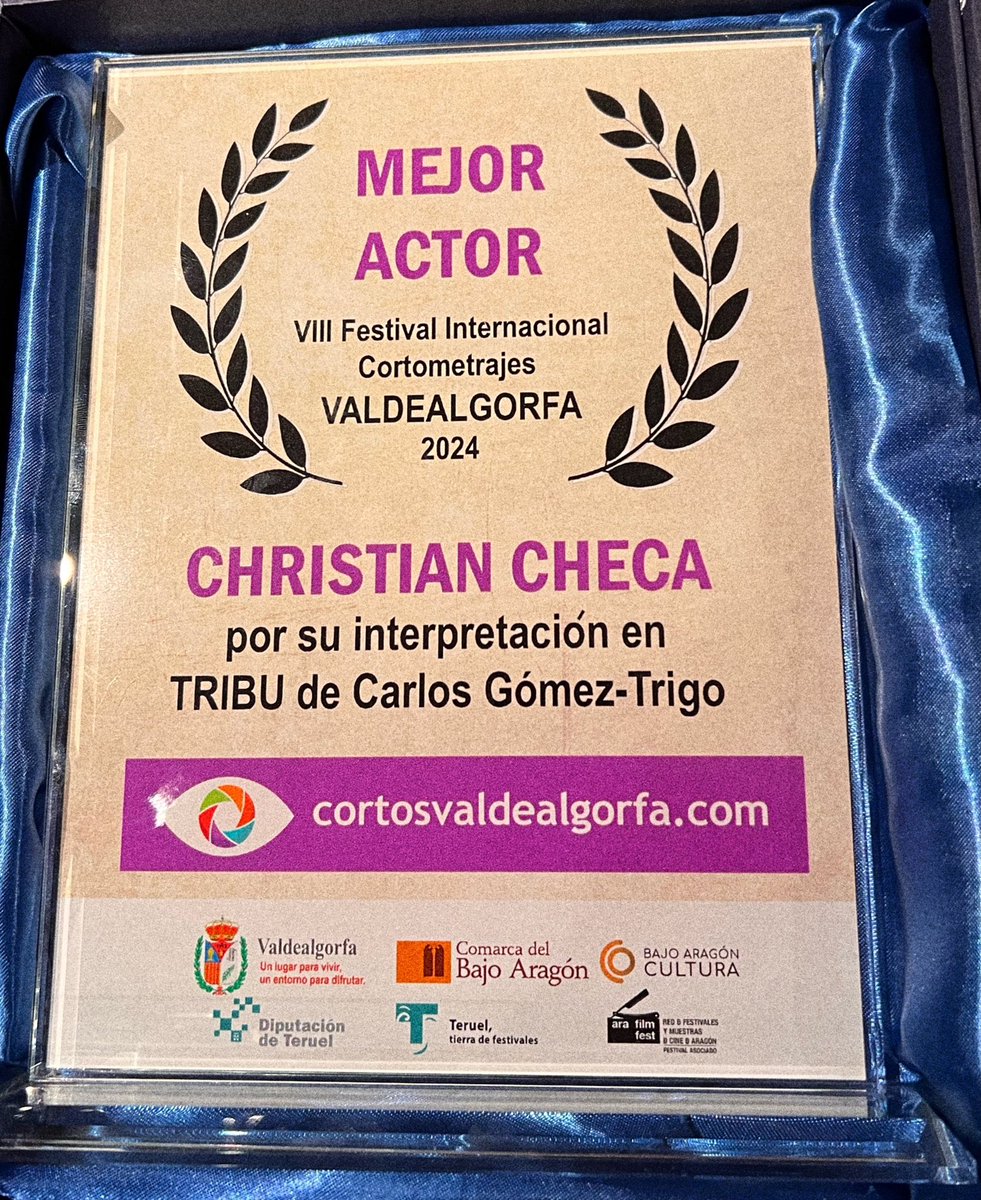 Christianchecaa's tweet photo. Gracias a #Cortosvaldealgorfa por este premio. Dedicado a todo el equipo de Tribu y a la gente que me apoya ❤️‍🩹

Ojalá  que a través del cine y de historias como esta podamos darle visibilidad y que poco a poco desaparezcan estas situaciones para que nadie más tenga que sufrirlas. https://t.co/FBL7QQ1YjQ