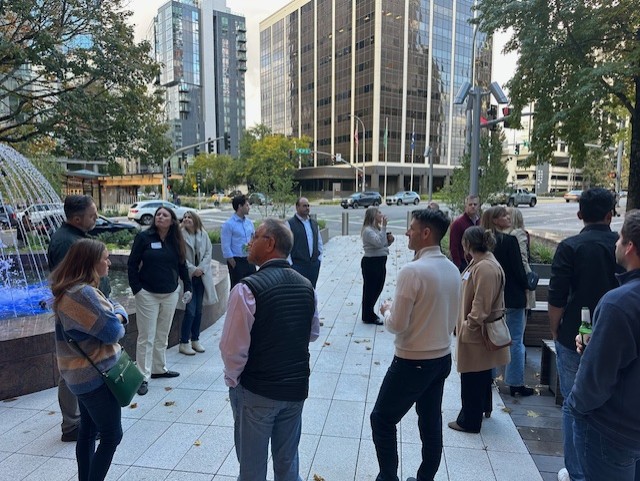 Thank you to everyone who joined us for the Symetra Center Tour! Special thanks to Turner Construction and speakers Whit Hamlin, Jennifer Thuma, and Brett Karshner for their insights on this exciting project. Stay tuned for more events in 2025! #CRE #SymetraCenter #CoreNetGlobal