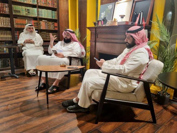 مقهى ومكتبة رتيل tweet media