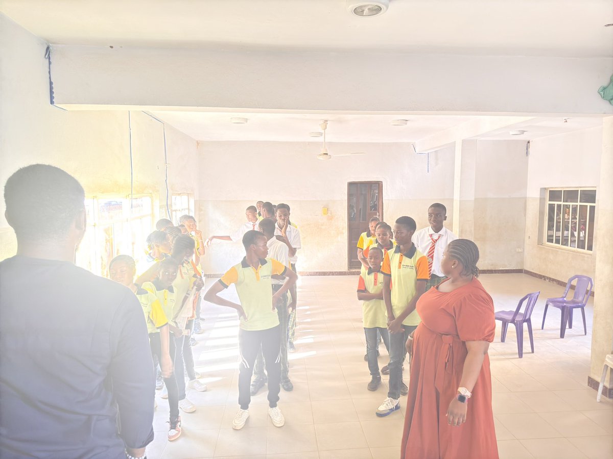 The3rdinternet's tweet image. Today, we launched the @The3rdinternet Community Club at Olive Branch College!
We voted in a Club Lead &amp;amp; Assistant, with over 40 active members ready to begin
Thanks to Base! 
it&apos;s just the start of bringing the nextgen onchain!

@jessepollak @Sir_Damilare @CryptoStatuette @base