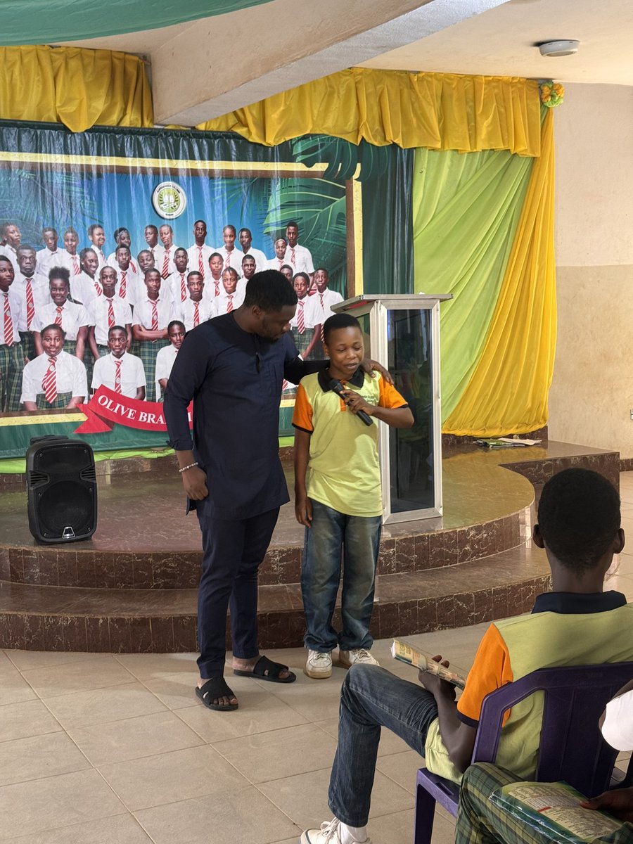 The3rdinternet's tweet image. Today, we launched the @The3rdinternet Community Club at Olive Branch College!
We voted in a Club Lead &amp;amp; Assistant, with over 40 active members ready to begin
Thanks to Base! 
it&apos;s just the start of bringing the nextgen onchain!

@jessepollak @Sir_Damilare @CryptoStatuette @base