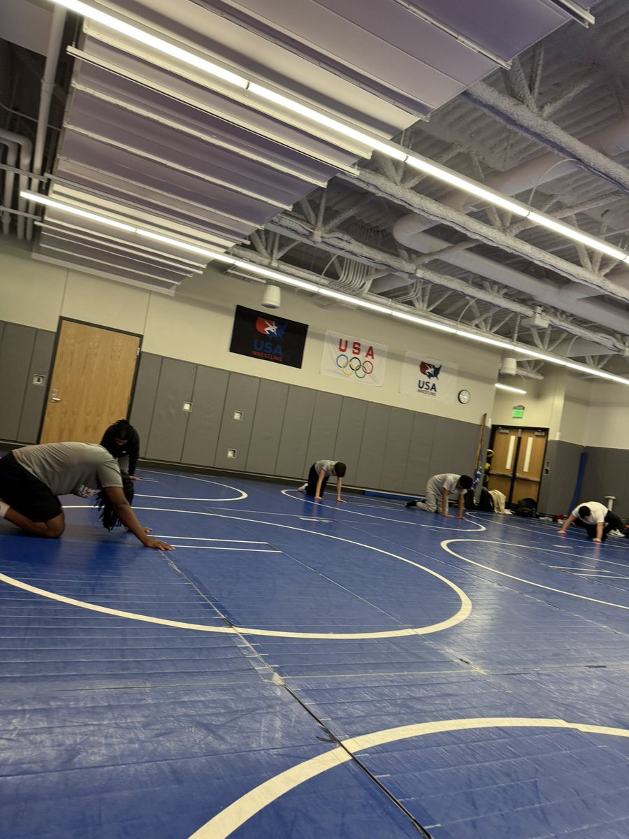 OPS_WestviewWR's tweet photo. Our goal is to get better every time we touch the mat and to push ourselves it’s been a good off season so far these Wolverines have come to work #3%better #mobup https://t.co/8SZIFPNBuw