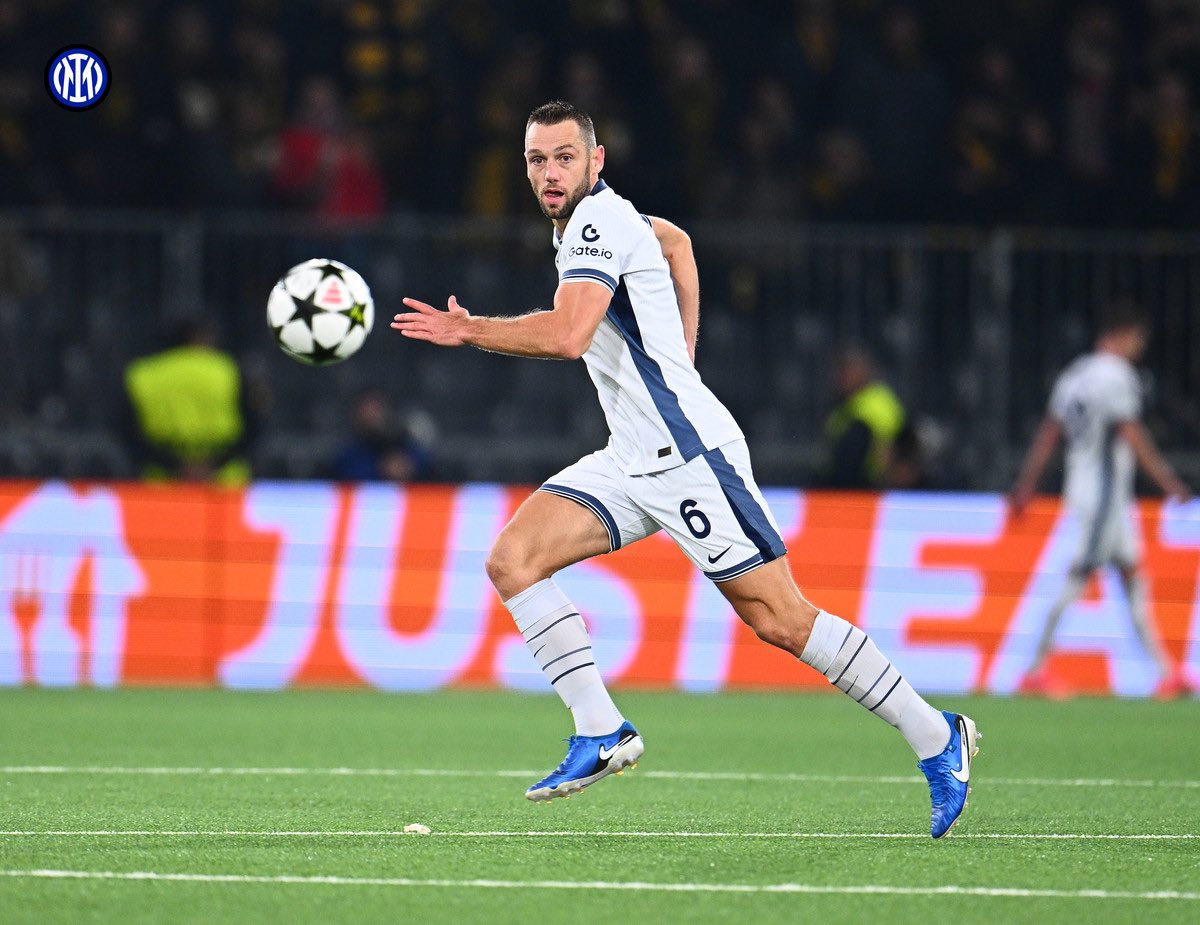 Stefan de Vrij tweet media