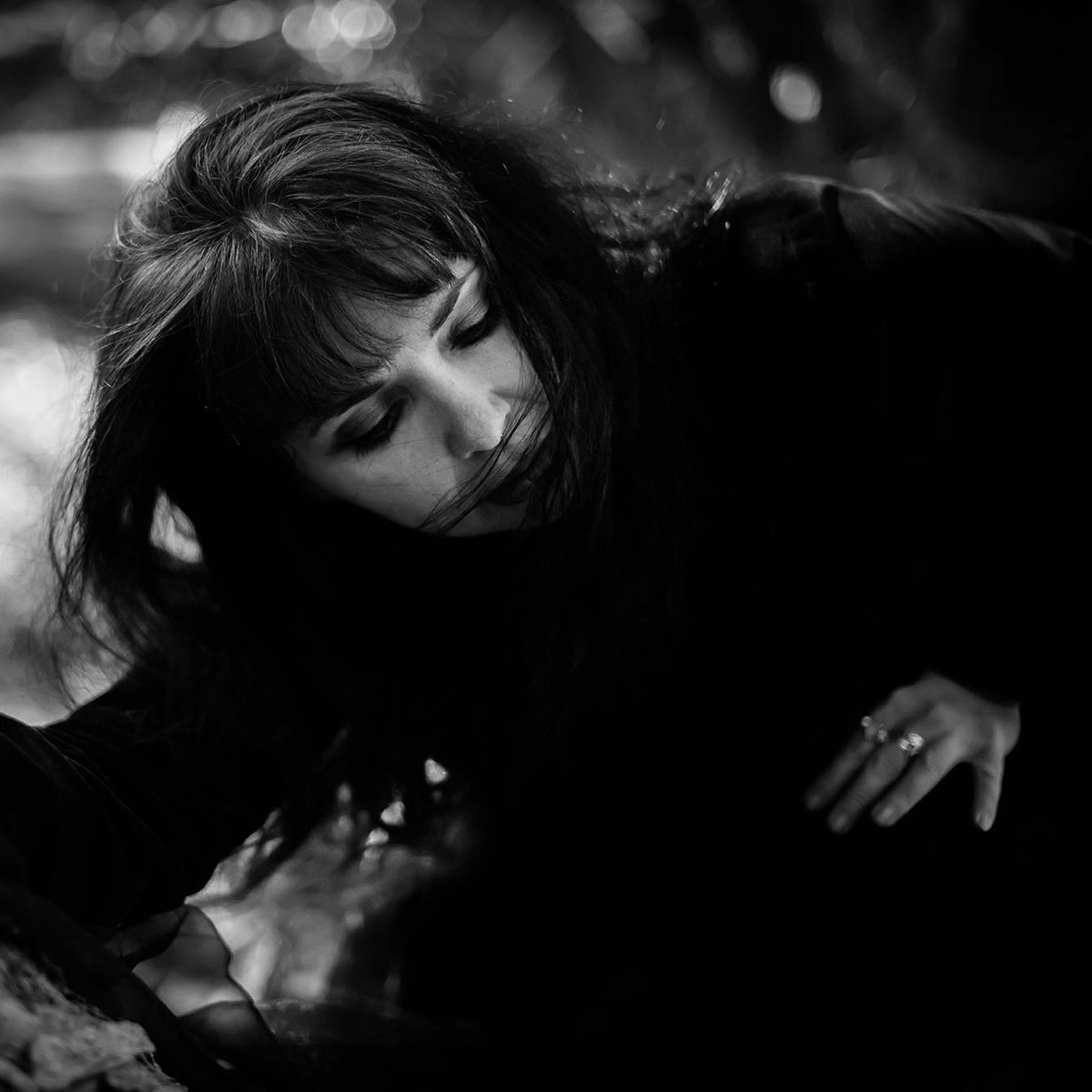 Shameless Buzz (@shamelessbuzz) on Twitter photo "within its strange and mournful sound, you'll find a dark beauty...hints of Bjork...the dourness of PJ Harvey, and even a pinch of the much missed Delores O'Riordan"
Debut single 'Nytår' from #AURSJOEN <a href="/RiaAursjoen/">AURSJOEN</a> is at the <a href="/realgonerocks/">Real Gone / @realgonerocks.bsky.social</a> SINGLES BAR ~ tinyurl.com/aursjoen-real-… "within its strange and mournful sound, you'll find a dark beauty...hints of Bjork...the dourness of PJ Harvey, and even a pinch of the much missed Delores O'Riordan"
Debut single 'Nytår' from #AURSJOEN <a href="/RiaAursjoen/">AURSJOEN</a> is at the <a href="/realgonerocks/">Real Gone / @realgonerocks.bsky.social</a> SINGLES BAR ~ tinyurl.com/aursjoen-real-…
