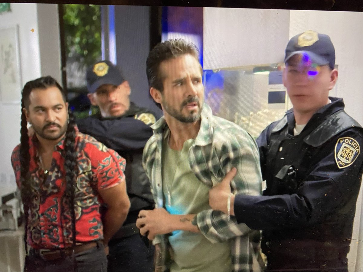 Se quieren llevar a #Tino !!! Pero las dependientas le ayudaron 🙂 fue un héroe #papásporconveniencia