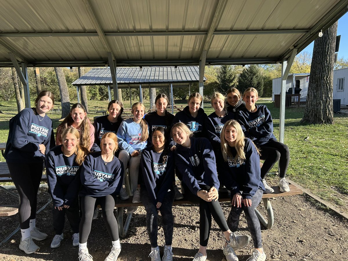 Sophomore <a href="/dgsvball/">Downers Grove South Girls Volleyball</a> Mustangs finish the season with 26 wins, 6-0 WSC Gold Champs, 4-1 against WSC Silver, 2nd place @ Wheaton North JV Invite, 1st Place @ Naperville Central JV Invite. Great season ladies!!