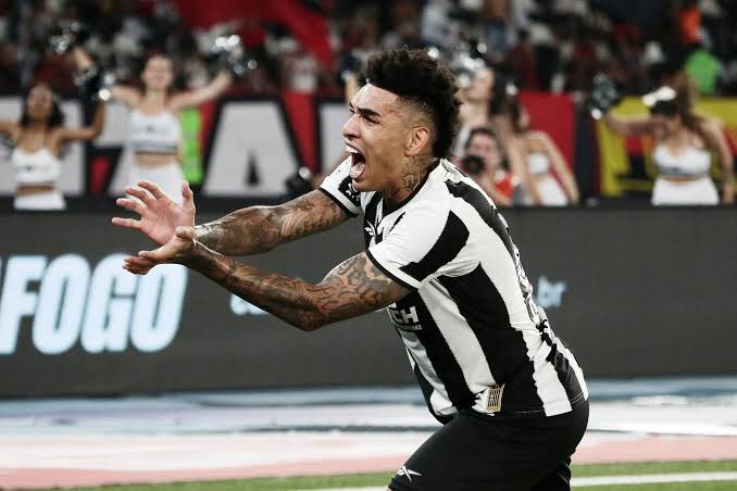 FIM DE PAPO! É CHOCOLATE! ⭐️

Com uma raça impressionante, Botafogo da show no Nilton Santos, vence o Peñarol por 5x0, fora o baile, e leva uma vantagem gigante para o jogo de volta, da Semi da Libertadores.

⚽️Savarino (2), Barboza, Luiz Henrique e Igor Jesus

AVANTE, FOGÃO! 🚀