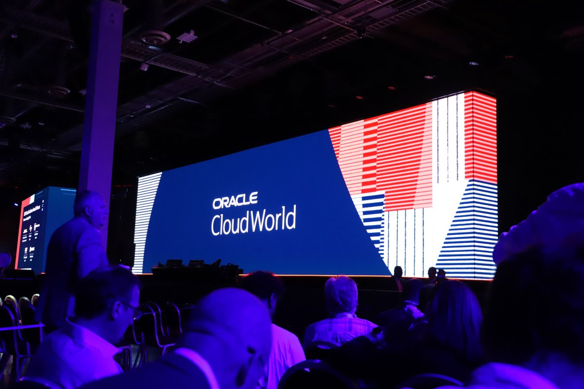 FujitsuOfficial's tweet image. #OracleCloudWorld 2024にて、#富士通 の古賀SEVPは、GoogleやUberなどの世界トップ企業と並び、日本企業として唯一基調講演に登壇。ソブリンクラウド「Fujitsu クラウドサービス powered by Oracle Alloy」に取り組む理由や、背景について熱く語りました。

okt.to/GIor9K