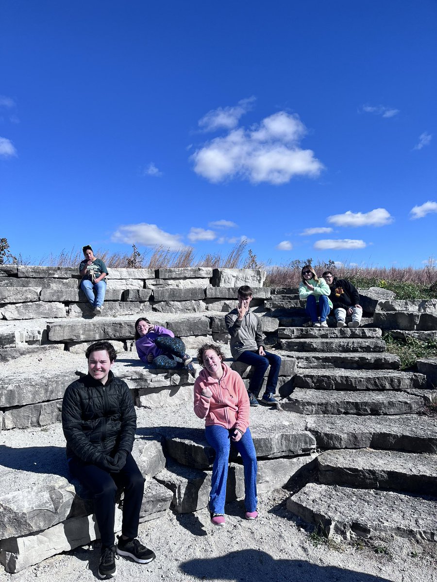 rb_transition's tweet image. Today we came to glacial park not as volunteers, but for an educational adventure! Thanks to Kim for creating such an engaging and fun day of learning about plants and animals native to Glacial Park! #communitybasedlearning #NatureInspired