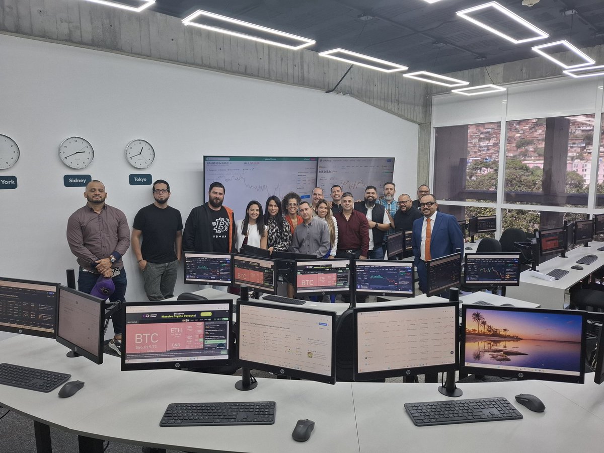 ¡El ecosistema cripto venezolano es como ese grupo de panas que siempre pero siempre está ahí de forma incondicional!  
¡Gracias equipo! 

¡Arriba Venezuela!🇻🇪 ¡Arriba la <a href="/academiabtcucab/">Academia BT&C UCAB</a>! 

#Bitcoin y #Educación es la vía!

<a href="/VenecriptoBTC/">Venecripto</a> <a href="/KevinNegocios/">Kevin Negocios</a> <a href="/danarraez/">Daniel Arraez</a> <a href="/Juls_art/">Juliana</a>