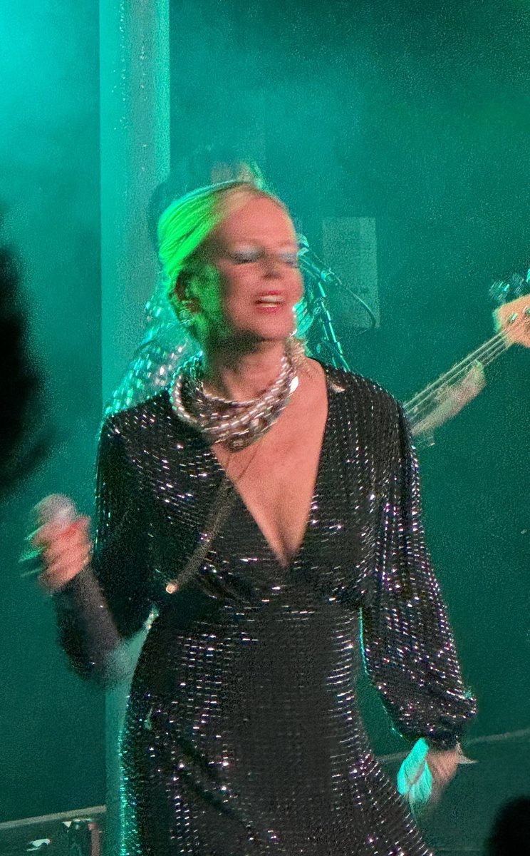 Markrblue's tweet photo. @claregrogan2 @O2AcademyLpool @CandyOpera1 Altered Images &amp; Candy Opera - such a good night https://t.co/9ePkgsZjOe