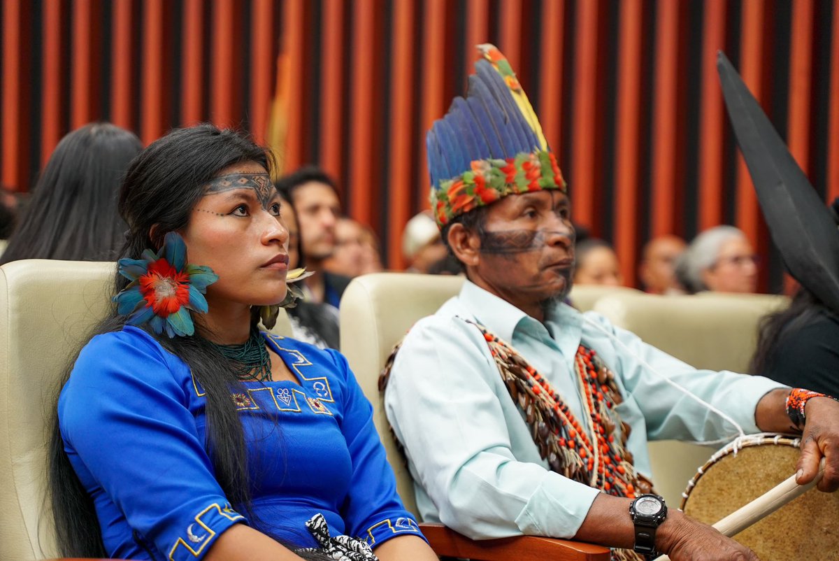 COP16Oficial's tweet photo. Colombia as the host country of #COP16, received the Declaration of the Rights of the Amazon🌎, to be included in the high-level dialogues. This same document will also be presented at the #COP30 on climate change. https://t.co/OegLrBlupN