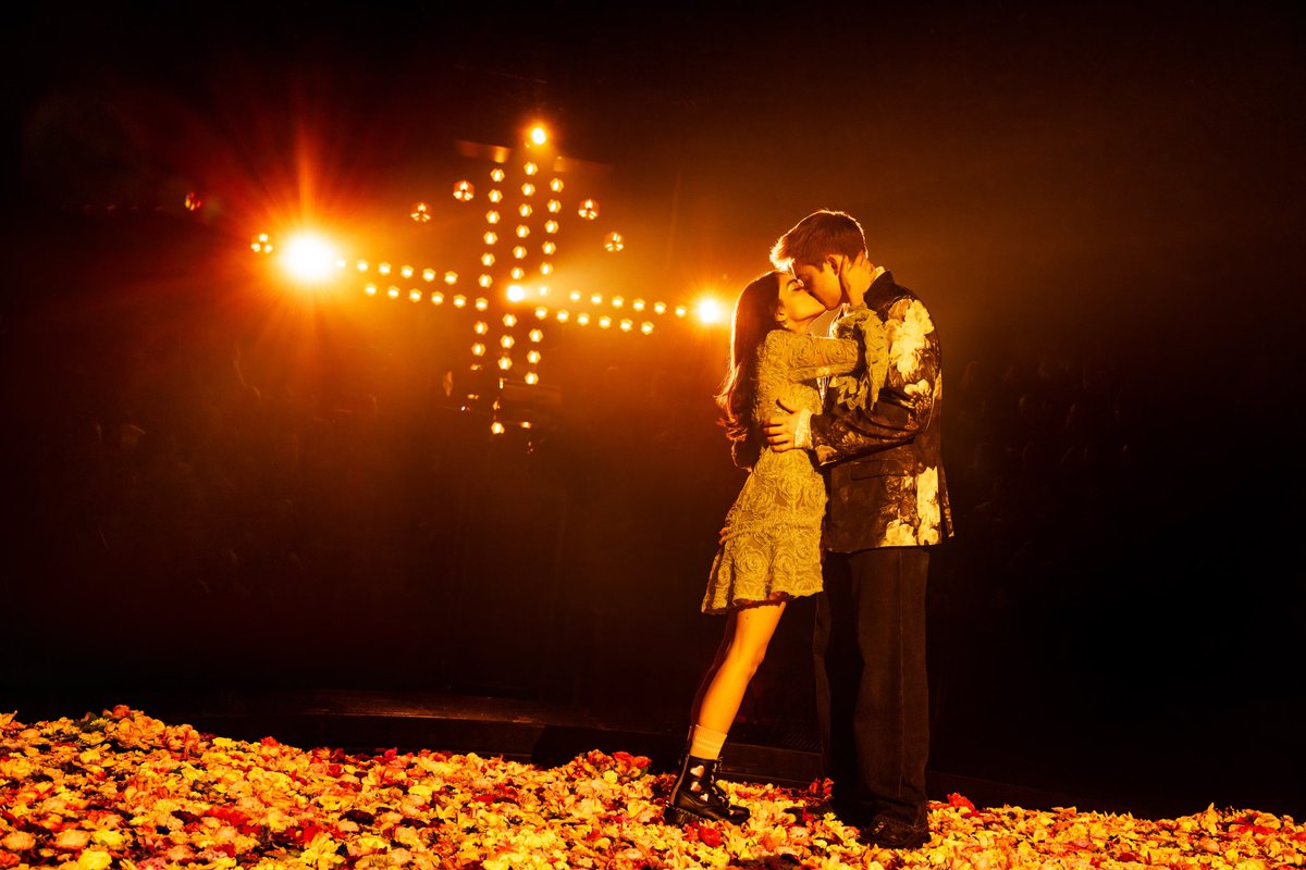 PHOTOS OF THE DAY: ROMEO + JULIET