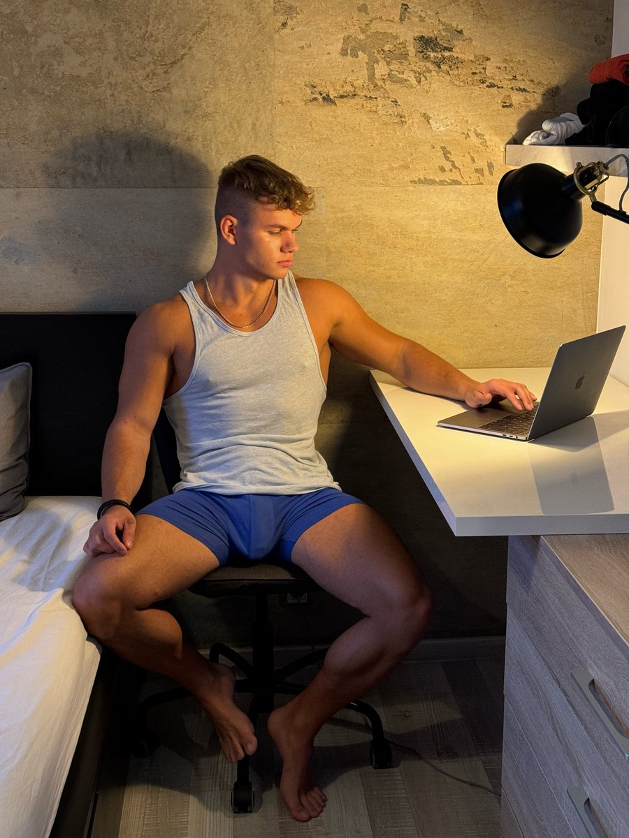 davidcassidyof's tweet photo. Get on your knees 😈 https://t.co/ynAW4PveiD