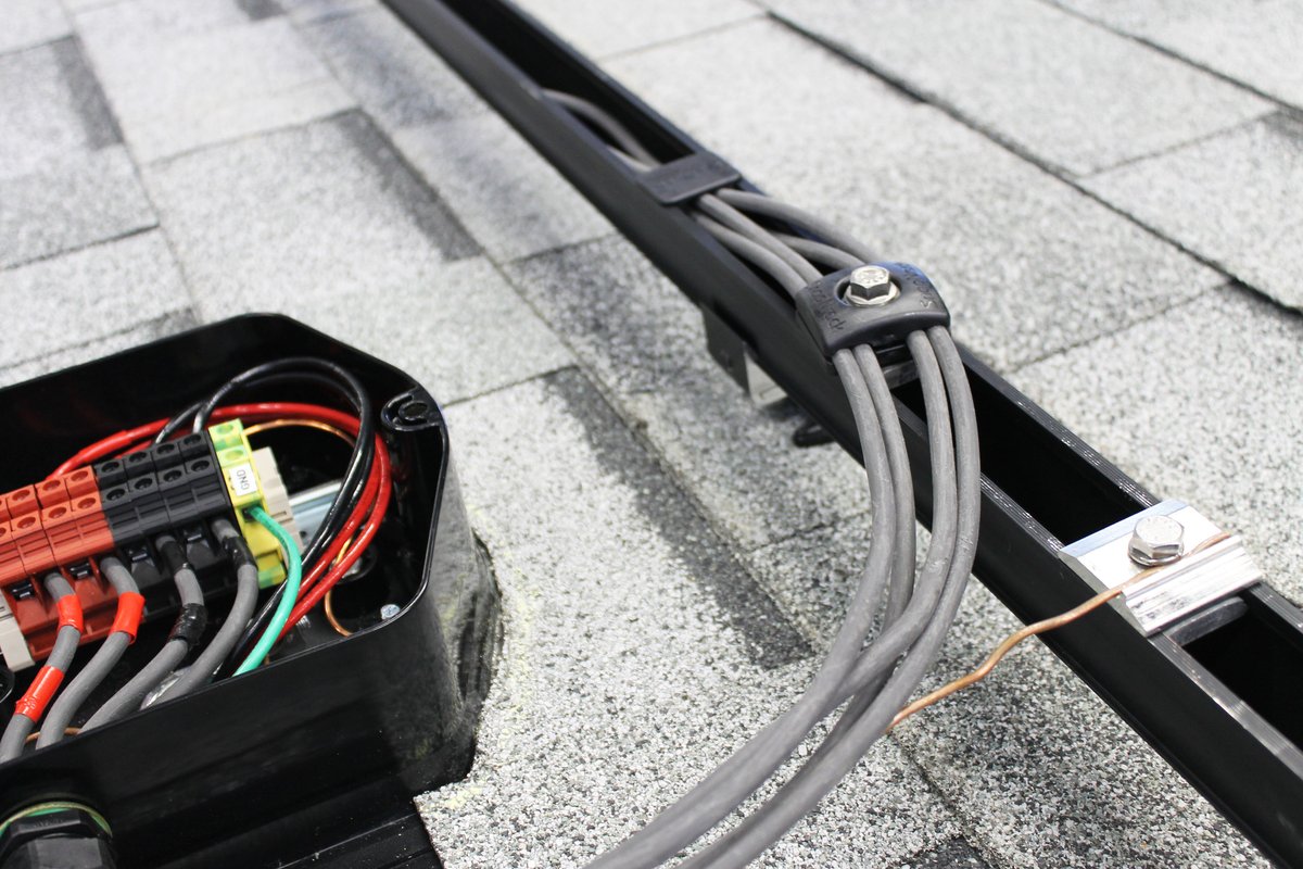 SnapNrack's tweet photo. The FlashBox™ is the perfect addition to your wire management on the roof. It's compatible with all #SnapNrack systems, ships with captive mounting screws to the box lid, and maintains single tool installation with 1/2" socket. Order today! #TeamSnapNrack #theRealSolarOG https://t.co/NHfKV7dP26