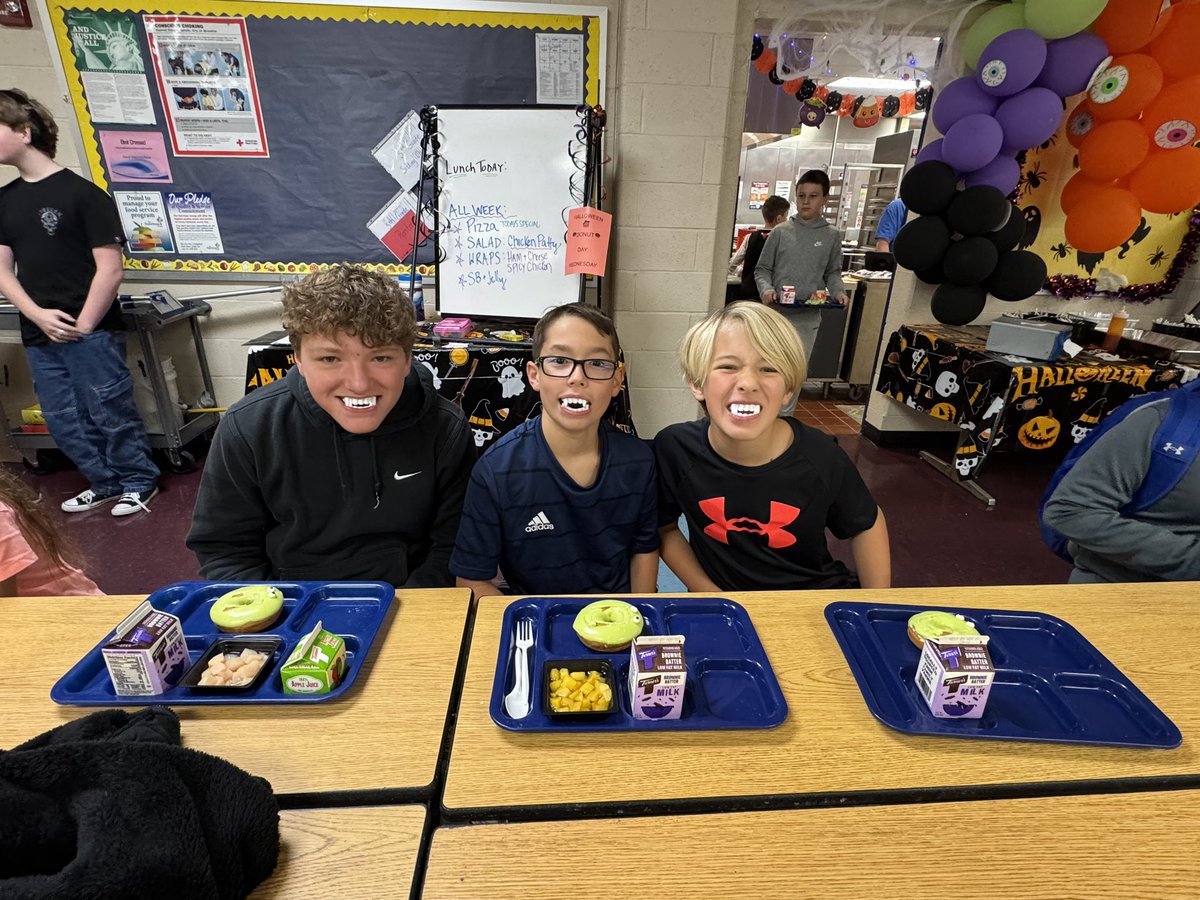 CISCMSD's tweet image. Students at CIS enjoyed “Doughnut Day” for breakfast this morning. A shout out to our cafeteria workers for serving over 250 doughnuts to our students today! (And they had some cool designs too!) @canon_mac @DrTaranto