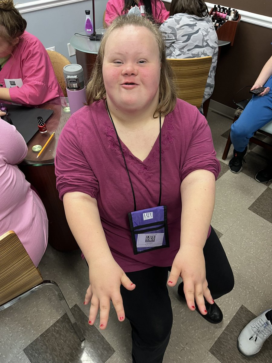 Awesome day at Lifetown with the bears! 🐻💰📚💅🏼 <a href="/KellyGallmeyer/">Kelly Gallmeyer</a> <a href="/conrad_maria/">Maria Petito Conrad</a> <a href="/OBHS_Principal/">Ben Jagger</a>