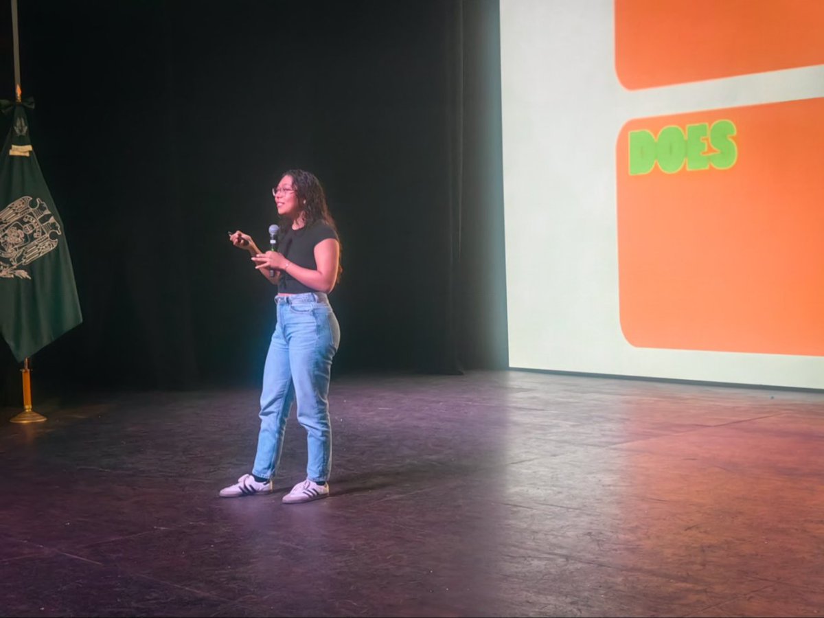 UJAT_DACYTI's tweet image. Dariana Guevara, integrante del GDG Villahermosa, compartió su experiencia en la plática "UX/UI: Diseñando Interfaces con Figma". ✨
#DevFestTabasco2024 #UXUI #GoogleDeveloperGroups #Figma #DiseñoWeb #UJAT #Creatividad #Interacción