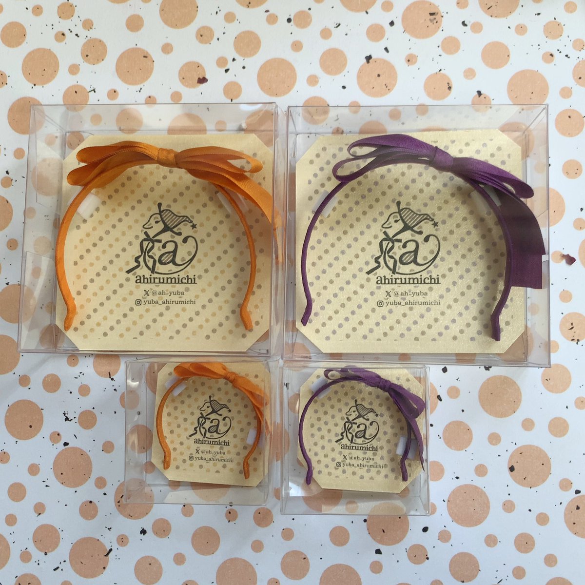 ah_yuba's tweet photo. 本日21時よりショップオープンします
🎃🍪👜🎀✨
現在プレビュー中です。引用postのリンク先かプロフィールより覗いてみてもらえると嬉しいです✨

そういえば！
今回の通販では、🎀カチューシャの「マーマレードジャム🍊」と「ブルーベリージャム🫐」も🎃仕様パッケージになってます✨🧙‍♀️✨ https://t.co/wItdBBKpSe