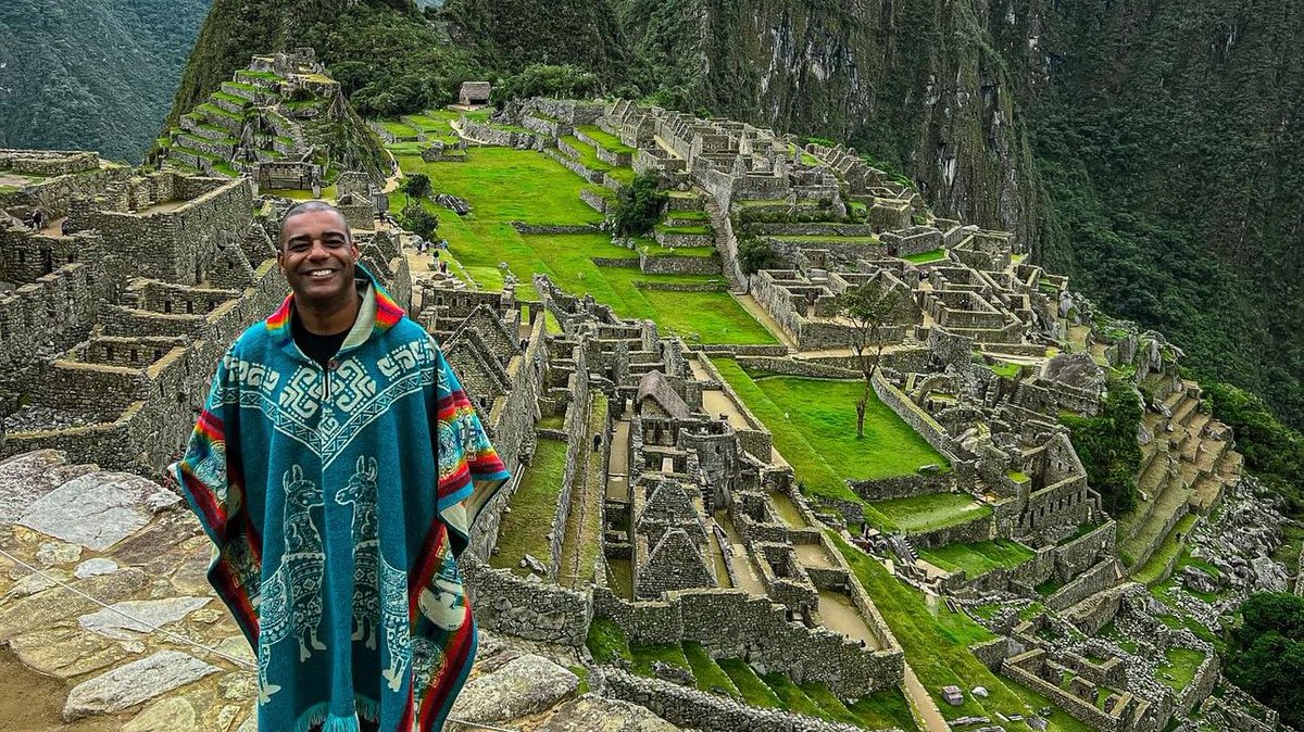 choquei's tweet image. 🚨VEJA: Brasileiro entra para o Guinness Book como a pessoa mais rápida a visitar todos os 196 países do mundo.

Robson Jesus, de 35 anos, que é natural de Osasco (SP), afirmou que os países que mais gostou foram Japão, Tailândia e Vietnã.