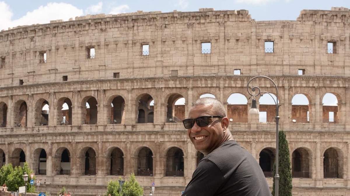 choquei's tweet image. 🚨VEJA: Brasileiro entra para o Guinness Book como a pessoa mais rápida a visitar todos os 196 países do mundo.

Robson Jesus, de 35 anos, que é natural de Osasco (SP), afirmou que os países que mais gostou foram Japão, Tailândia e Vietnã.