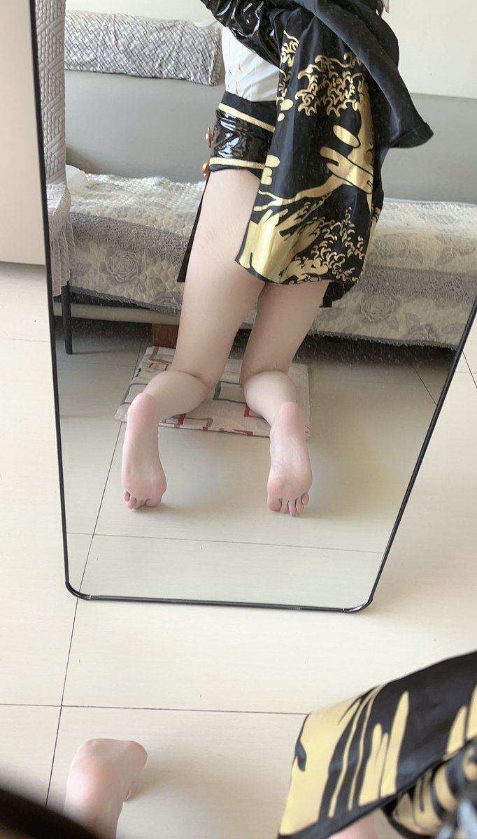 来点不穿裤袜的白兔 https://t.co/RBDWL0MSUN
