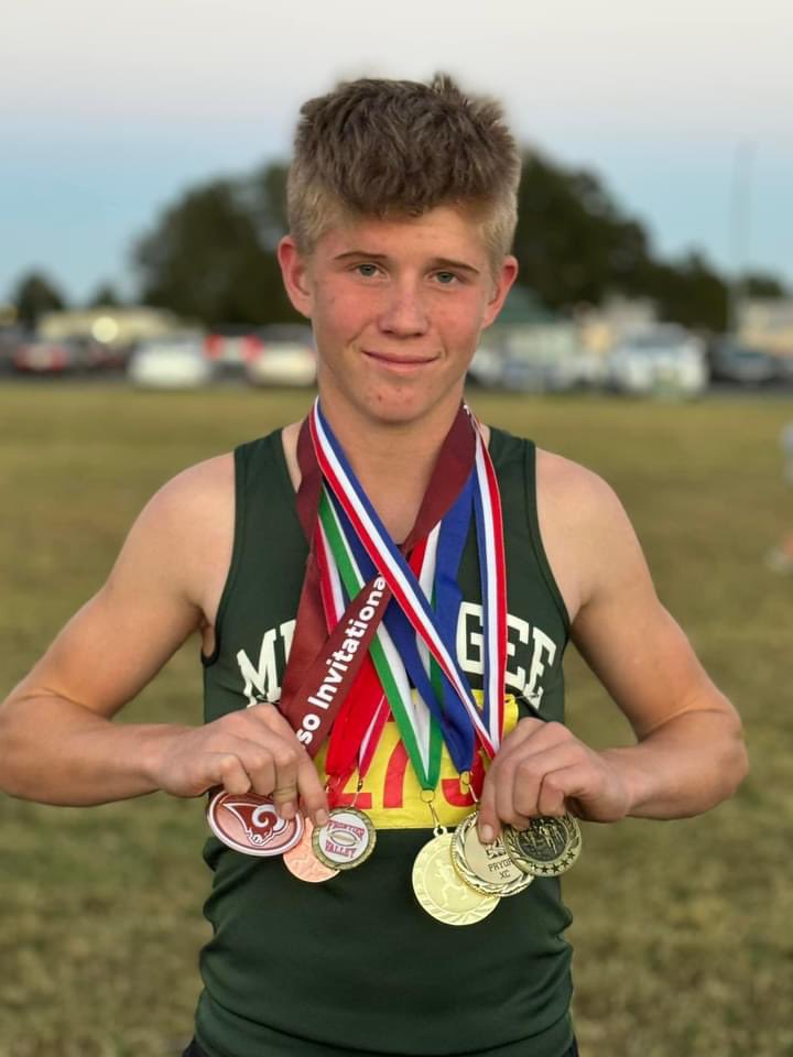 Garrett Davis tweet media