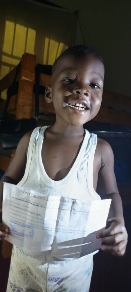 This is me and my mom my siblings is my family I am from Gambia 🇬🇲 West Africa 
Please, you need your help to buy food to eat 😭🙏