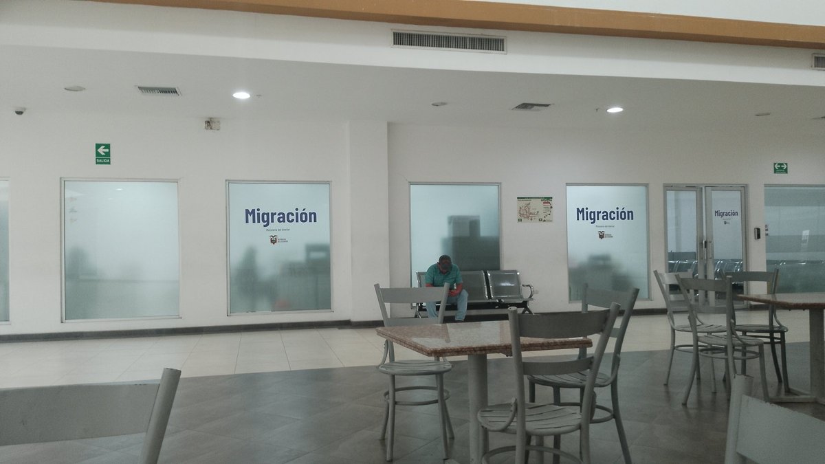 FARIDLE0N's tweet image. Excelente atención de la ING. Lisette Ramos, su equipo de colaboradores en #ECU911, @MinInteriorEc en Guayaquil, personal con ganas de servir me llena de satisfacción agradecer por la ayuda, no solo a mi también a todos los usuarios @CancilleriaEc @DanielNoboaOk 
@Palencia3Monica