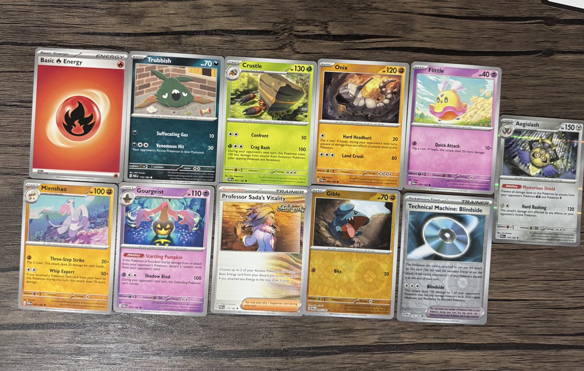 Hey! Fell asleep miss out sending the reveal.

Fully layout out. 😂

Guess nothing really rare.

Should we open another one today? 🤝