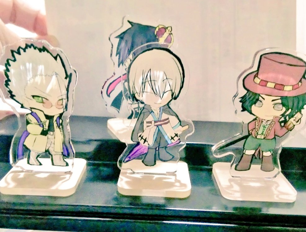 nanase8firefly7's tweet photo. #見た人も無言で傘を構えた何かをあげる https://t.co/xQo0I4ryBS
