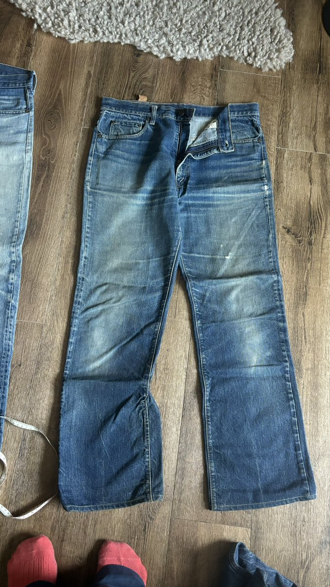 moxlapislazuli's tweet photo. 517 BIG E
517は数本しか持っていないけど、デッド以外ではこの個体が最も色落ちがかっこいいかも。初期の方はほとんどストレートという感じ。良い。

#リーバイス
#ヴィンテージ
#古着 https://t.co/EhOF0zwjzR