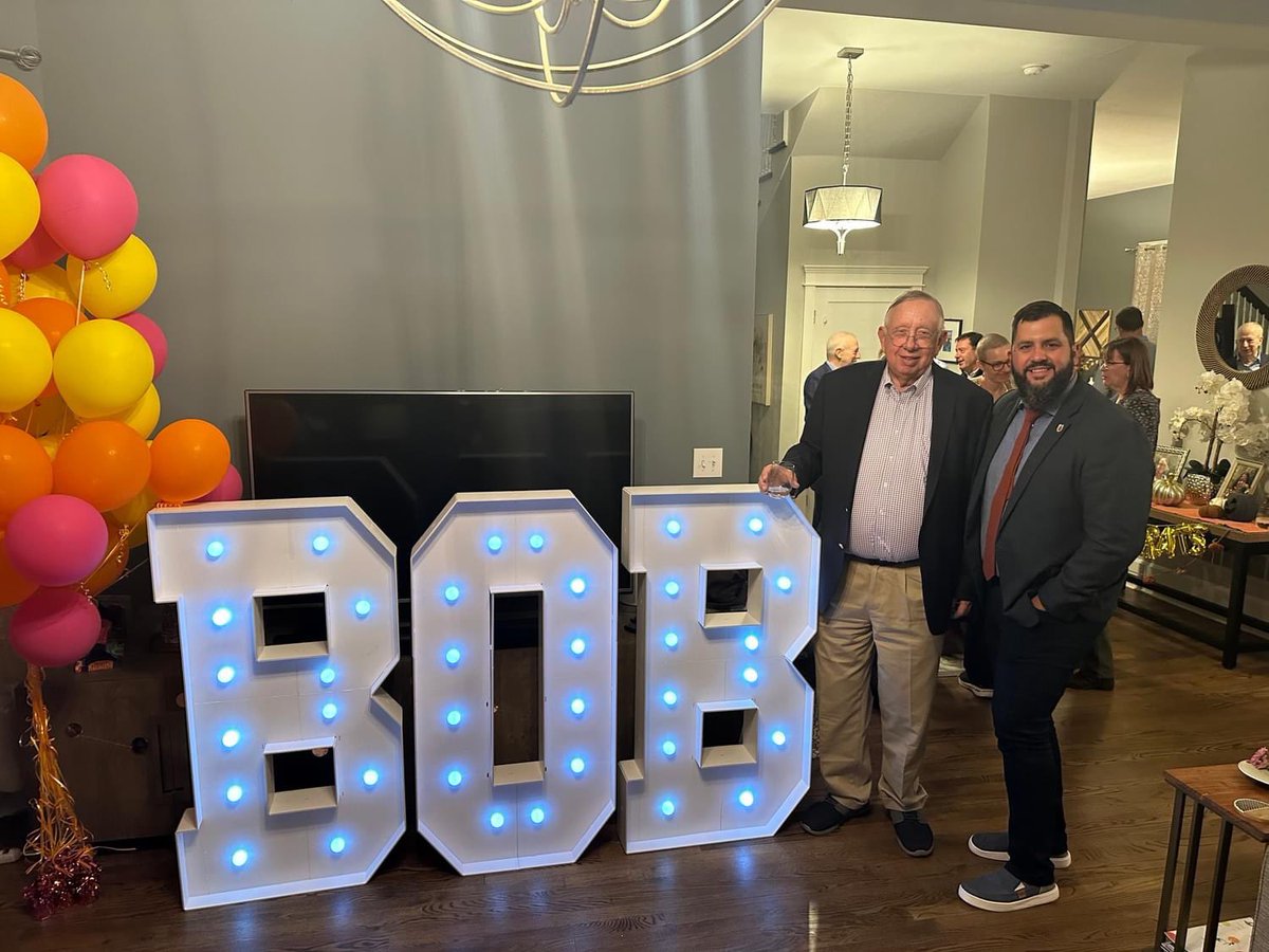 JonRob08's tweet image. Thankful to have the opportunity to honor Bob with many colleagues from around the world. He is a living legend, touched countless lives, and mentored many. I’m thankful to be included among those ranks. We stand on your shoulders! Congrats, Bob!