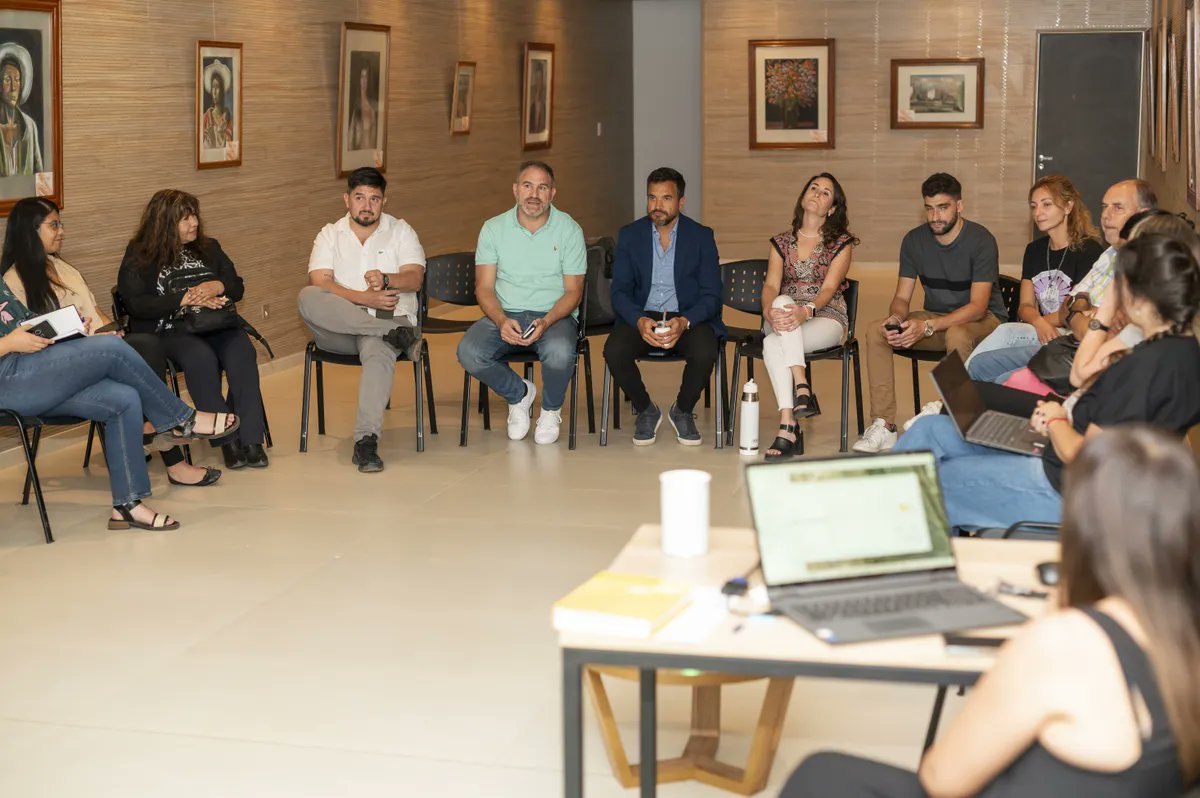 GobiernoJujuy's tweet photo. Con la mirada puesta en la próxima temporada, el Consejo Consultivo de Turismo se reunió para evaluar los avances logrados durante el año y seguir impulsando la promoción y el crecimiento sostenible de este sector clave para la economía provincial.

https://t.co/5psCuY6dPX https://t.co/pxbEs1uswF