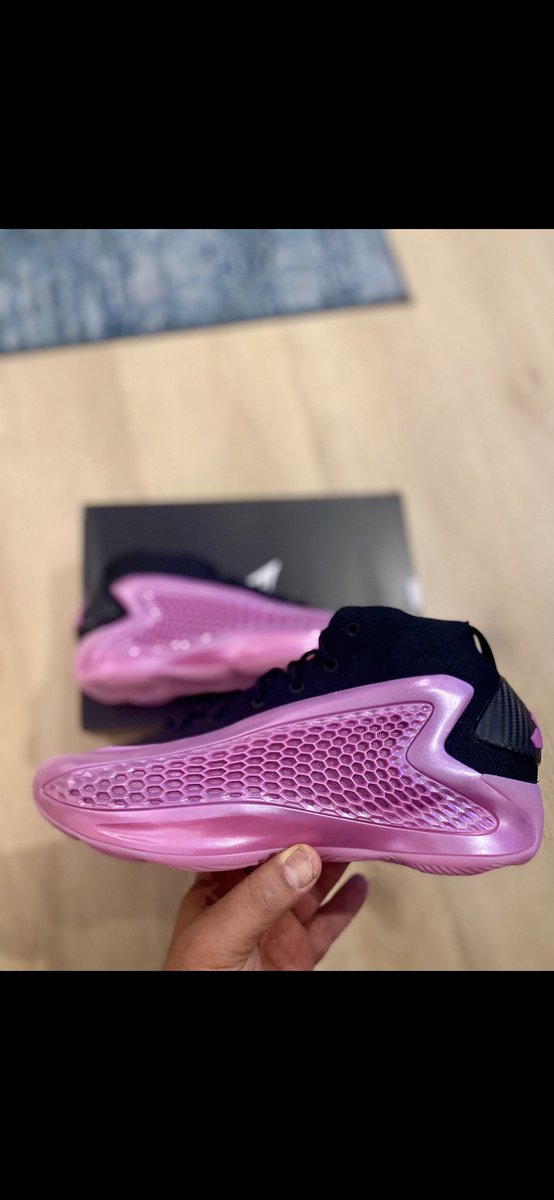 loucabrera77's tweet photo. Yo @n8frost I think I caught the bug 😵‍💫😵‍💫😵‍💫.. These joint too nice! @adidas #AE1s https://t.co/PeiV6LTIAP