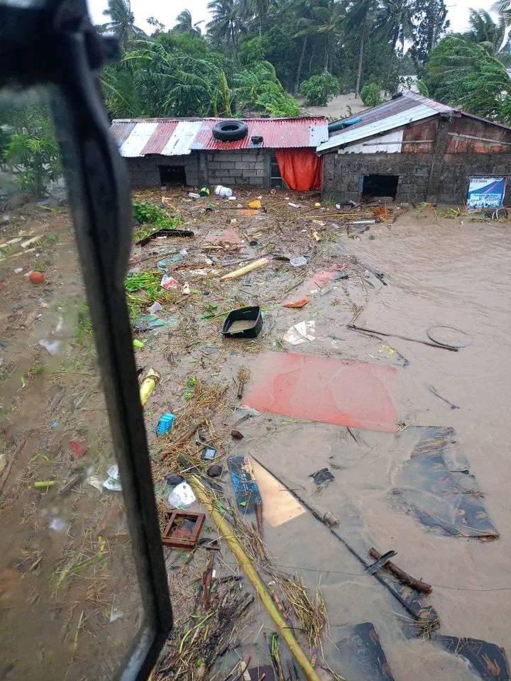 rchljoycvx's tweet image. ‼️MILAOR, CAMARINES SUR NEEDS URGENT HELP TOO‼️
FLOODED UNTIL NOW (LAMPAS TAO ANG TUBIG)‼️
NO DRINKING WATER‼️
NO FOODS‼️
MAY MGA STRANDED PA SA TAAS NG BUBONG DAI PA NARERESCUE‼️
PLEASE, SEND HELP MAN PO! 🥺🙏🏻
#KristinePH #BicolNeedsHelp #Tabang