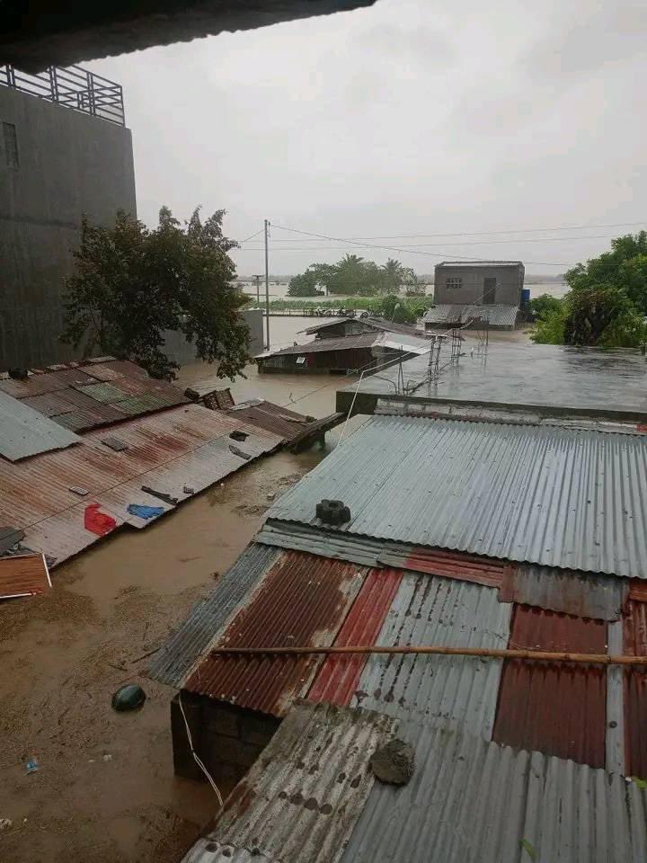 rchljoycvx's tweet image. ‼️MILAOR, CAMARINES SUR NEEDS URGENT HELP TOO‼️
FLOODED UNTIL NOW (LAMPAS TAO ANG TUBIG)‼️
NO DRINKING WATER‼️
NO FOODS‼️
MAY MGA STRANDED PA SA TAAS NG BUBONG DAI PA NARERESCUE‼️
PLEASE, SEND HELP MAN PO! 🥺🙏🏻
#KristinePH #BicolNeedsHelp #Tabang