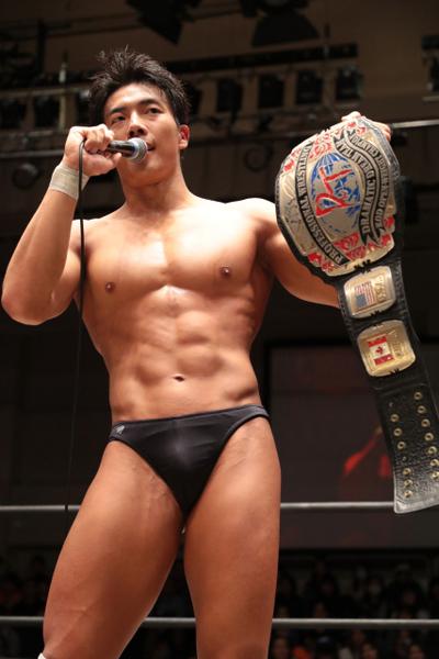 marti25810's tweet photo. From left: Yuya Uemura, Katsuyori Shibata, Konosuke Takeshita, Yuki Ueno.

#hotwrestler #beefcake #sexywrestler #hunkywrestler #hunk #muscle #beefcakesofwrestling #stud #wrestlingkink #wrestlingfetish https://t.co/aVWQ08RhoT